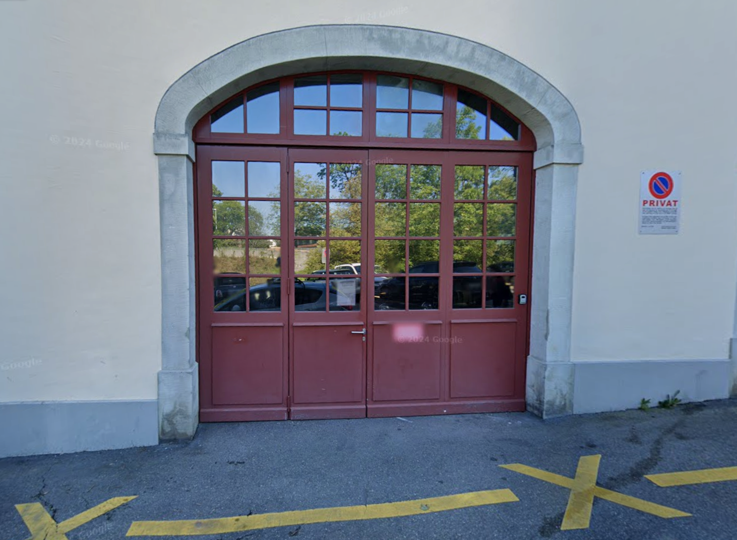 Eingang der Höhli in Küsnacht